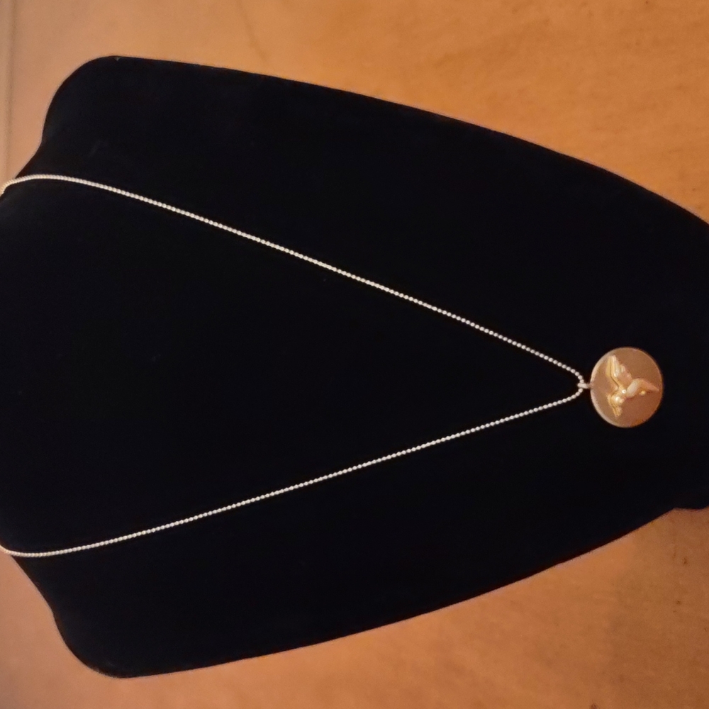 Gold tone necklace